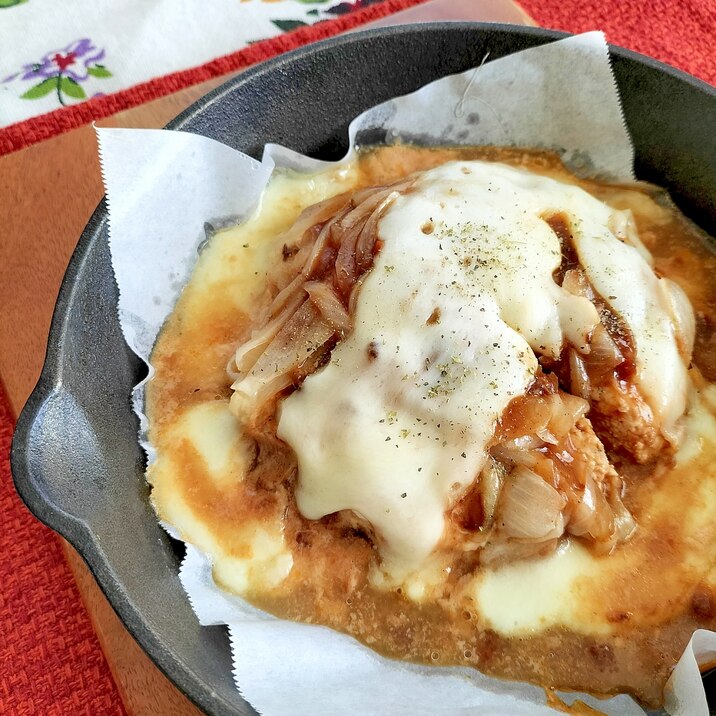モッツァレラとろ〜り♩鶏ひき肉のミートソースグリル